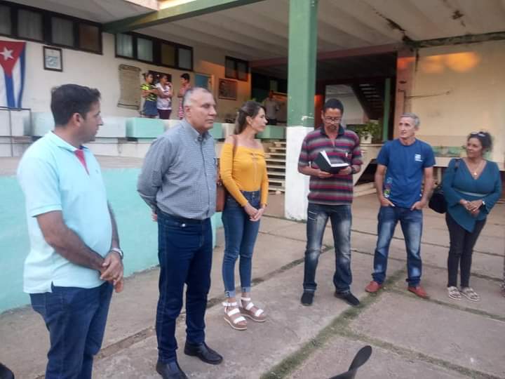 Encuentro de los candidatos con los vecinos