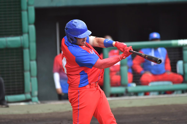 Dayán García conectó dos hits ante los Gigantes de Yomiuri Foto: Yuhki Ohboshi