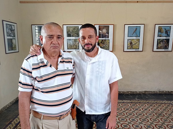 Fotógrafos Mohammad Halim Machado (derecha) y Raymundo López- Silvero.