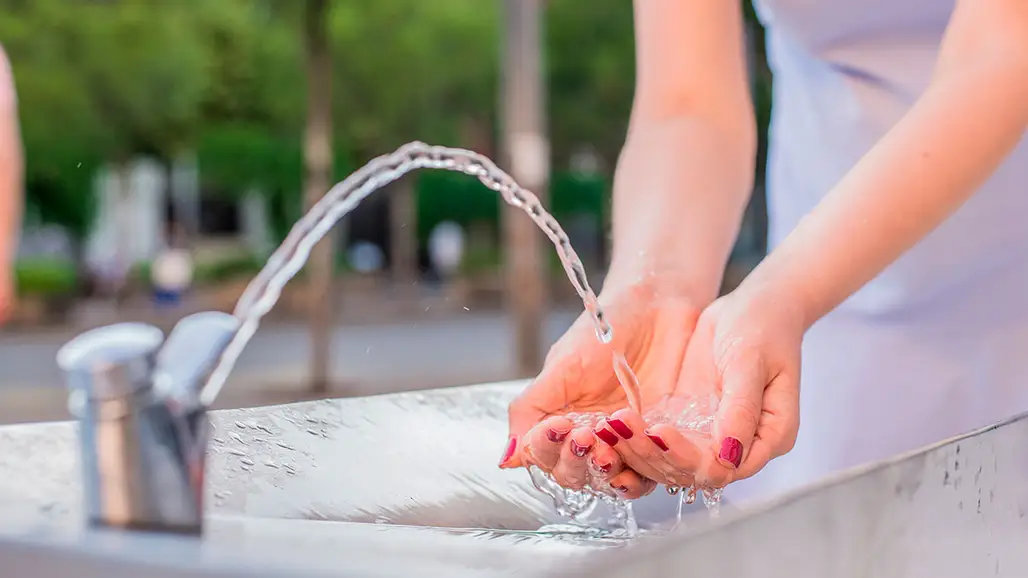 El lavado de las manos continúa siendo esencial como medida preventiva para evitar la propagación del cólera.