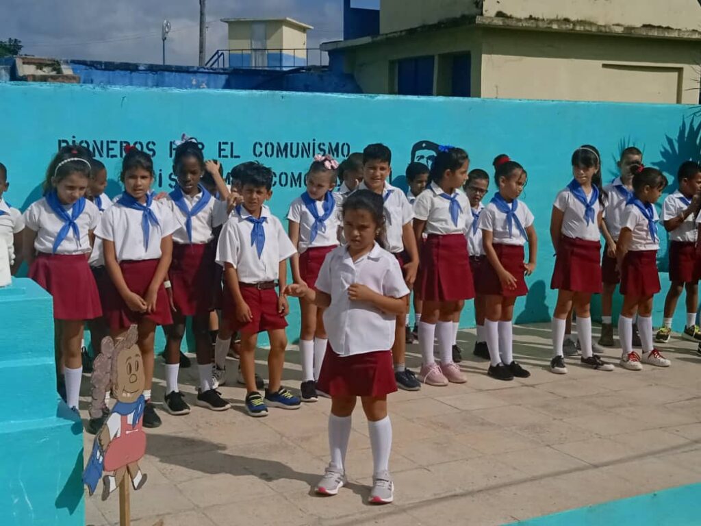 Estudiantes de la Escuela Especial 17 de abril.
