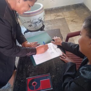 Aniledif, abogada de experiencias y hechos