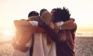 El Abrazo de la comprensión: caminando juntos hacia la esperanza