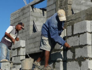 Atrasos en cumplimiento del plan de la vivienda