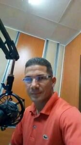 Aníbal, la radio como escuela y puente