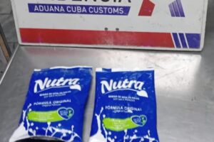 Aduana detecta cocaína oculta en paquetes de leche